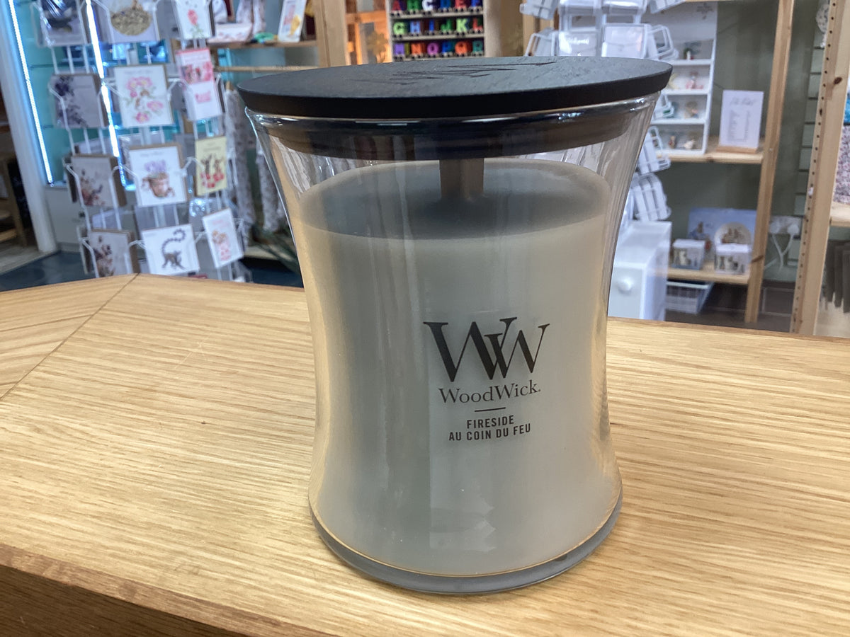 Woodwick medium Fireside