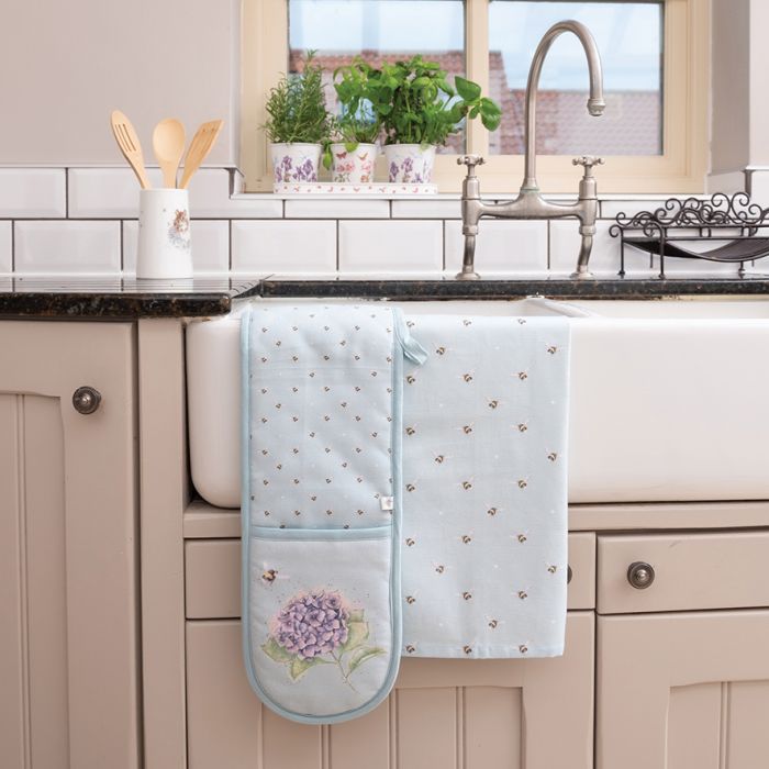 Wrendale ‘Busy Bee’ Double Oven Glove