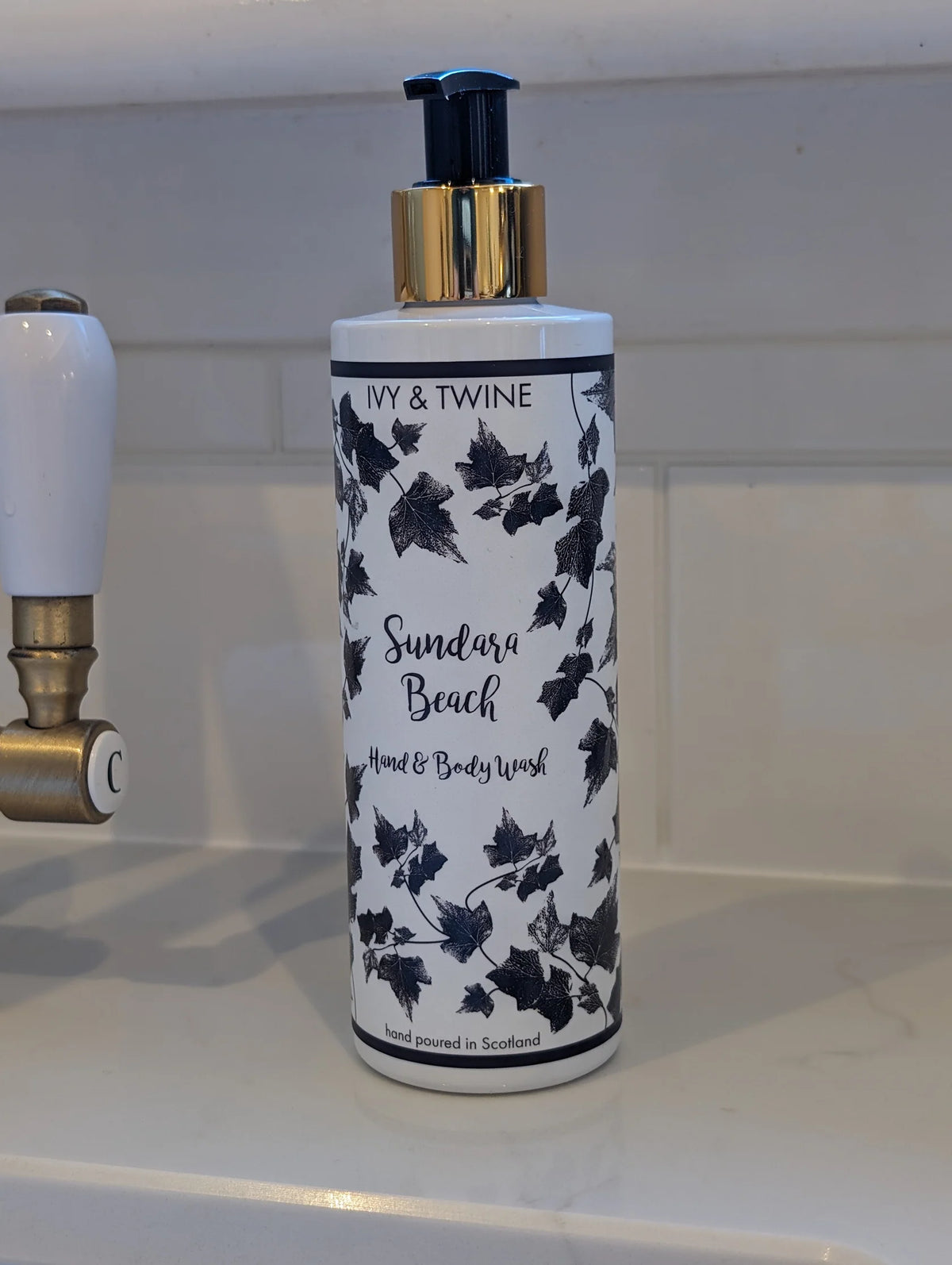 Ivy & Twine Sundara Beach Hand & Body Wash 250ml