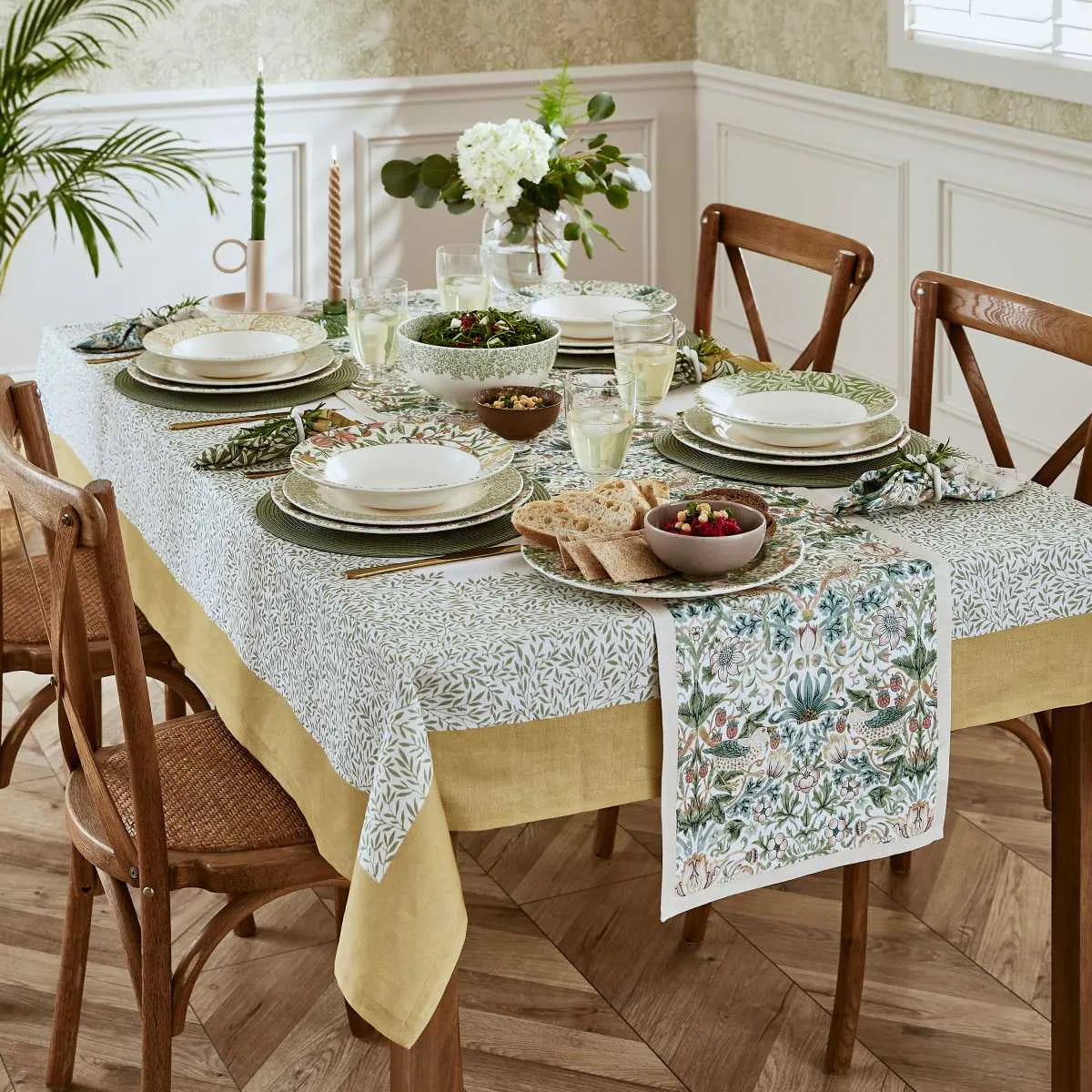 Spode Morris & Co. Standen Tablecloth 180cm x 140cm