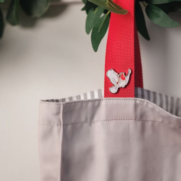 Wrendale ‘Flying Robin’ Pin Badge
