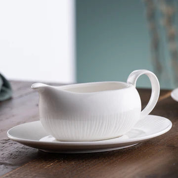 Belleek Erne sauce boat and tray