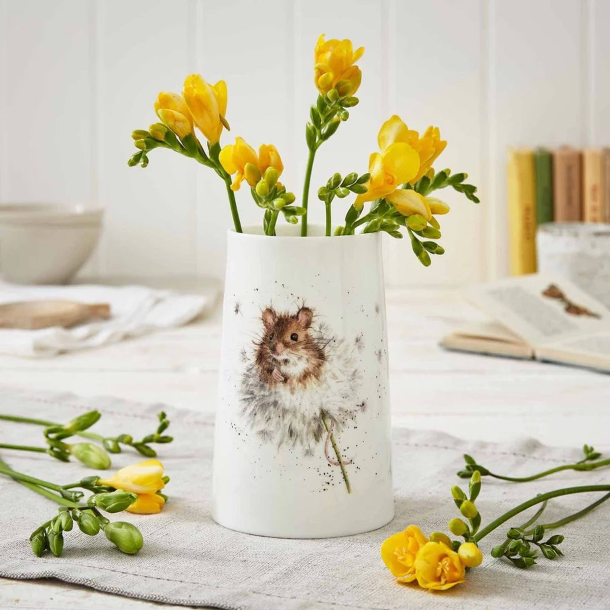 Royal Dorchester Wrendale The Hare & Bee vase 17 cm