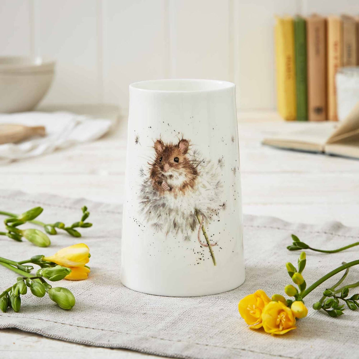 Royal Dorchester Wrendale The Hare & Bee vase 17 cm