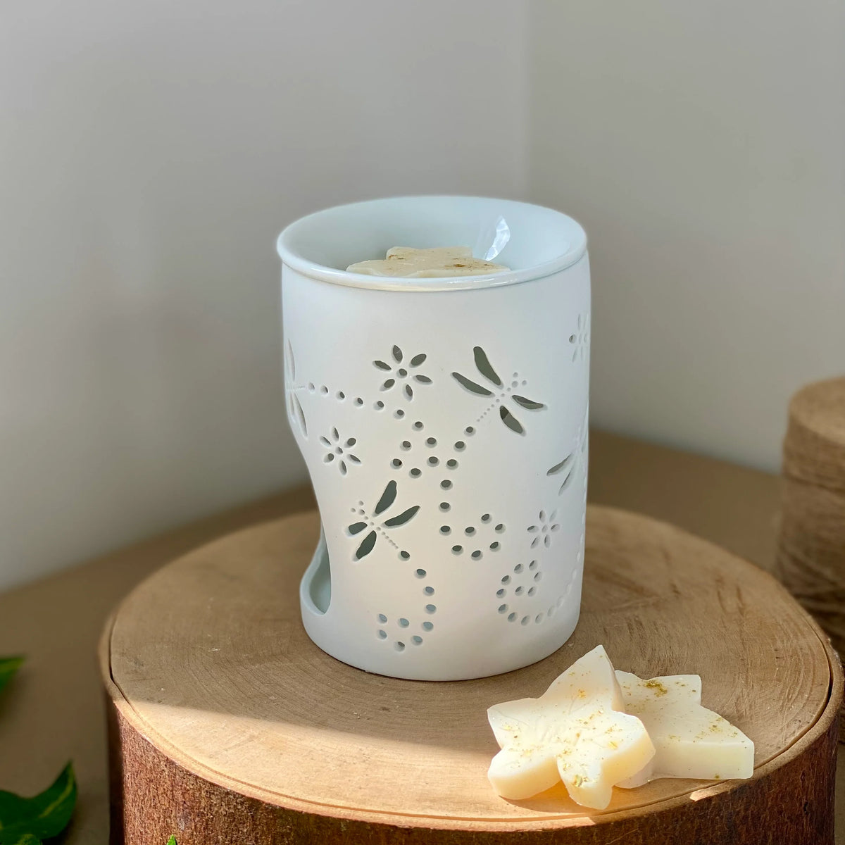 Ivy & Twine Ceramic Dragon Fly Wax Melter