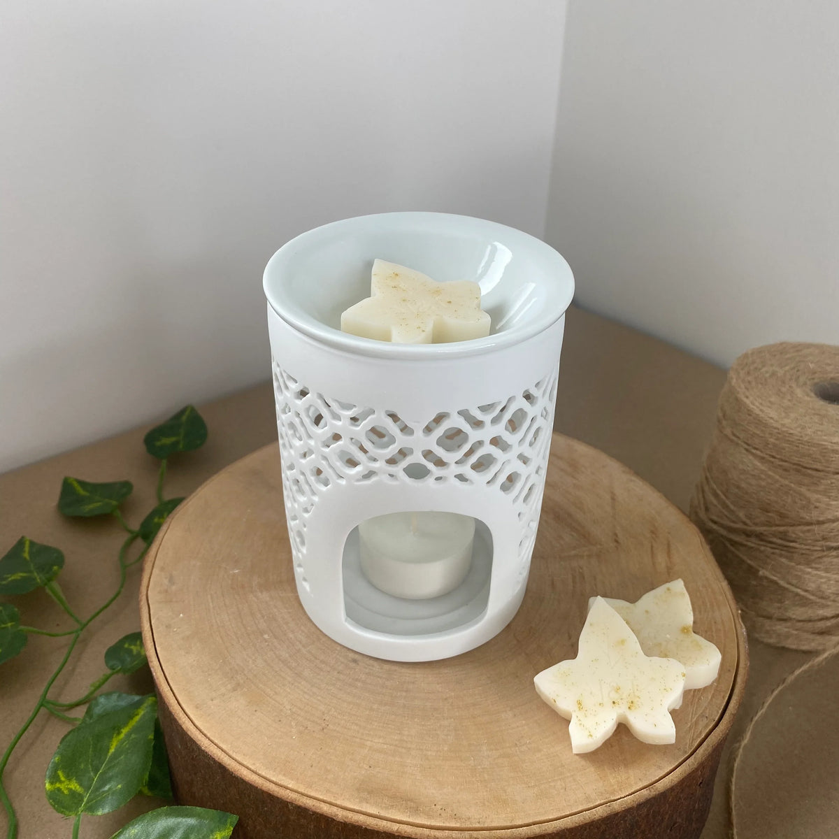 Ivy & Twine White Matte Lattice Wax Melt Burner