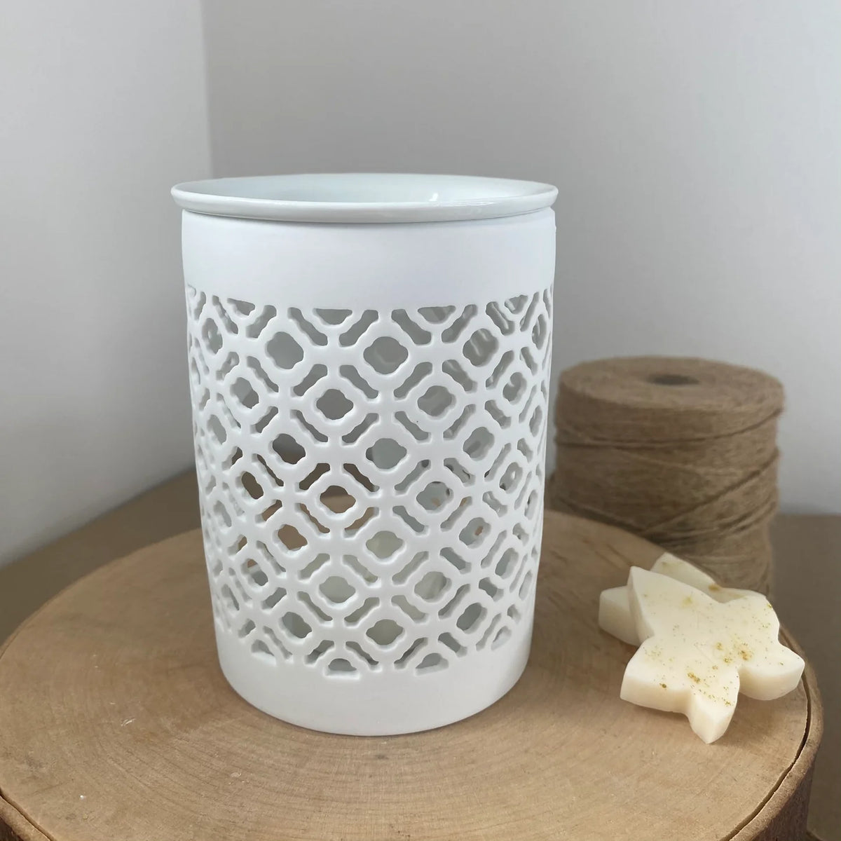 Ivy & Twine White Matte Lattice Wax Melt Burner